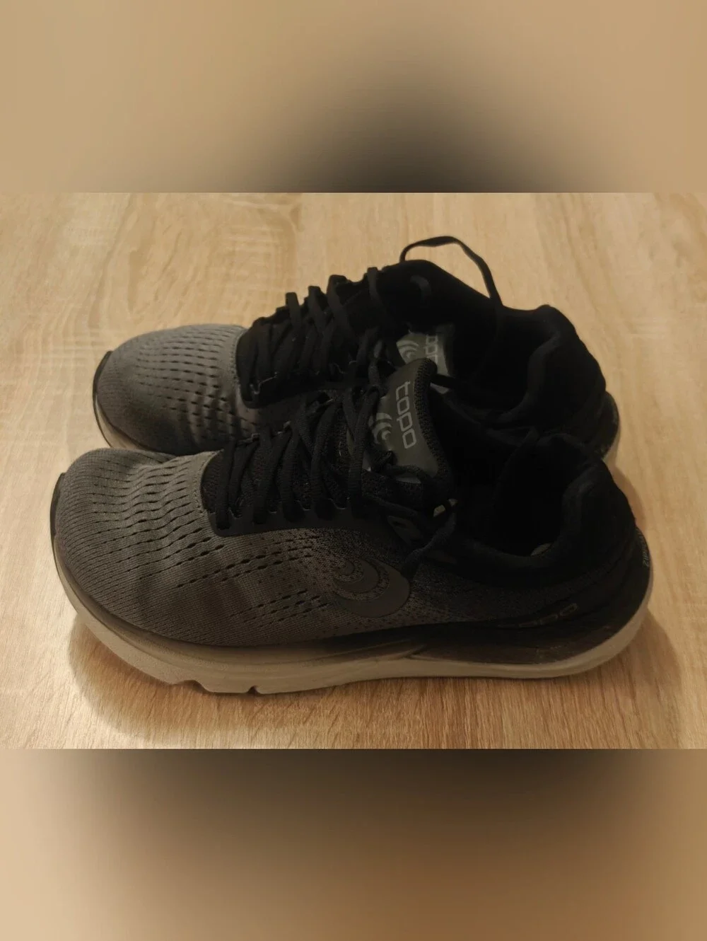Topo Athletic Magnifly 5 Women’s Size 8 Gray Road Running Walking Shoes Comfort
